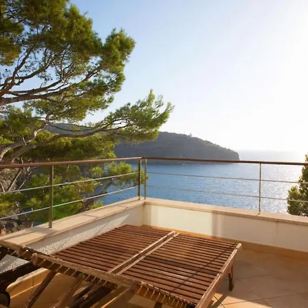 Ponent Apartment